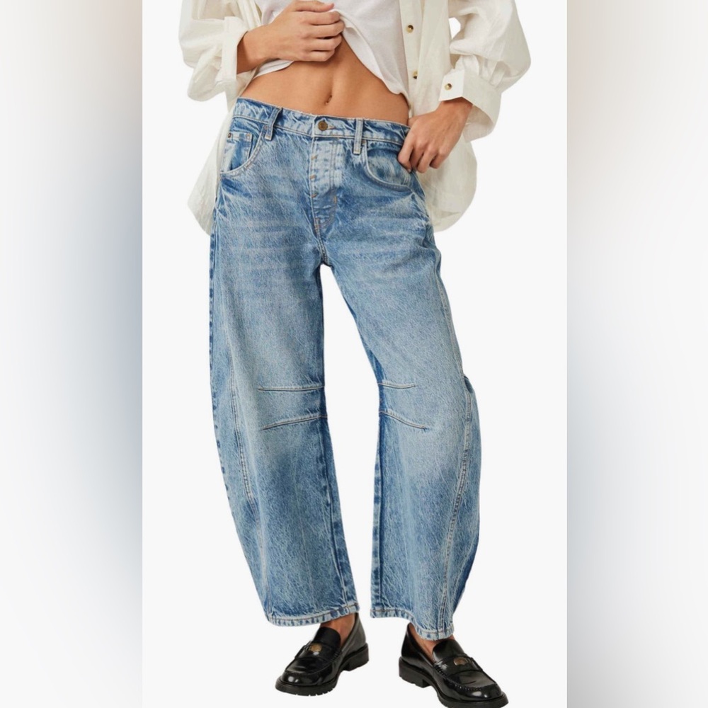 Free People Good Luck Mid Rise Barrel Jeans Uptra Light Beam Size 24